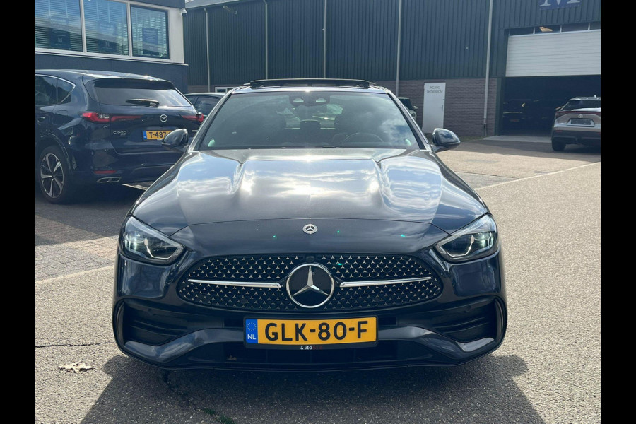 Mercedes-Benz C-Klasse 300 AMG Line VAN: 43.900,- VOOR: 39.877,- UW LENTEVOORDEEL: 4.023,- | MEGA COMPLEET!! | RIJKLAARPIJS incl. 12mnd BOVAG