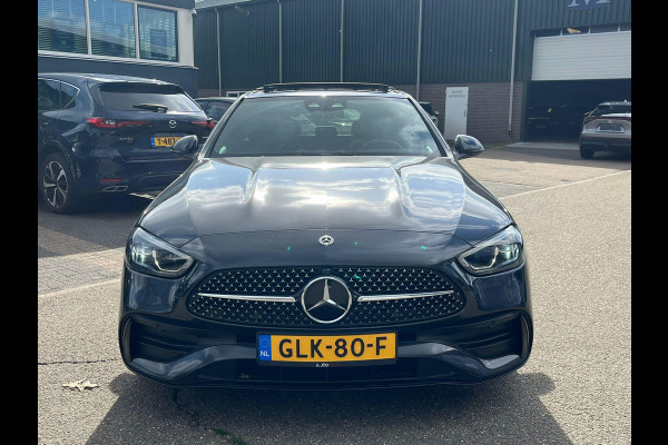 Mercedes-Benz C-Klasse 300 AMG Line VAN: 43.900,- VOOR: 39.877,- UW LENTEVOORDEEL: 4.023,- | MEGA COMPLEET!! | RIJKLAARPIJS incl. 12mnd BOVAG
