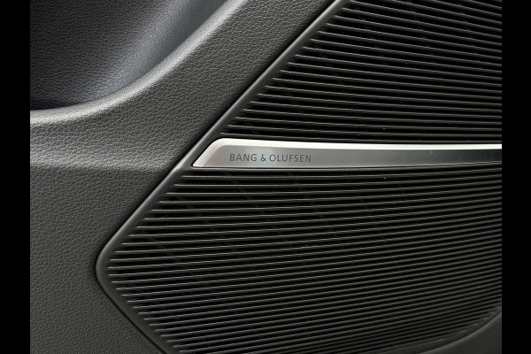 Audi Q8 60 TFSI e Competition | Pano | Luchtvering | B&O | Matrix | 360 | Carplay | Memory | NL Auto | Sfeerverichting | 1e eig.