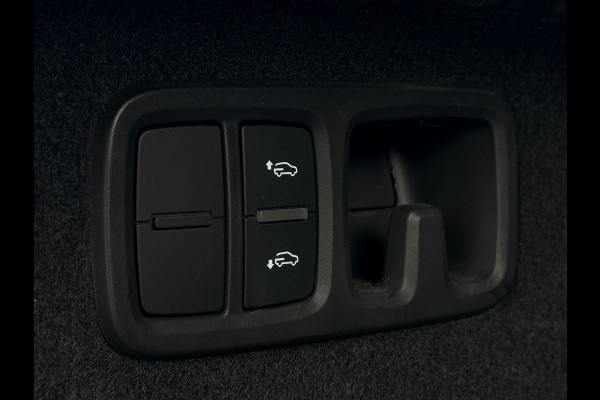 Audi Q8 60 TFSI e Competition | Pano | Luchtvering | B&O | Matrix | 360 | Carplay | Memory | NL Auto | Sfeerverichting | 1e eig.