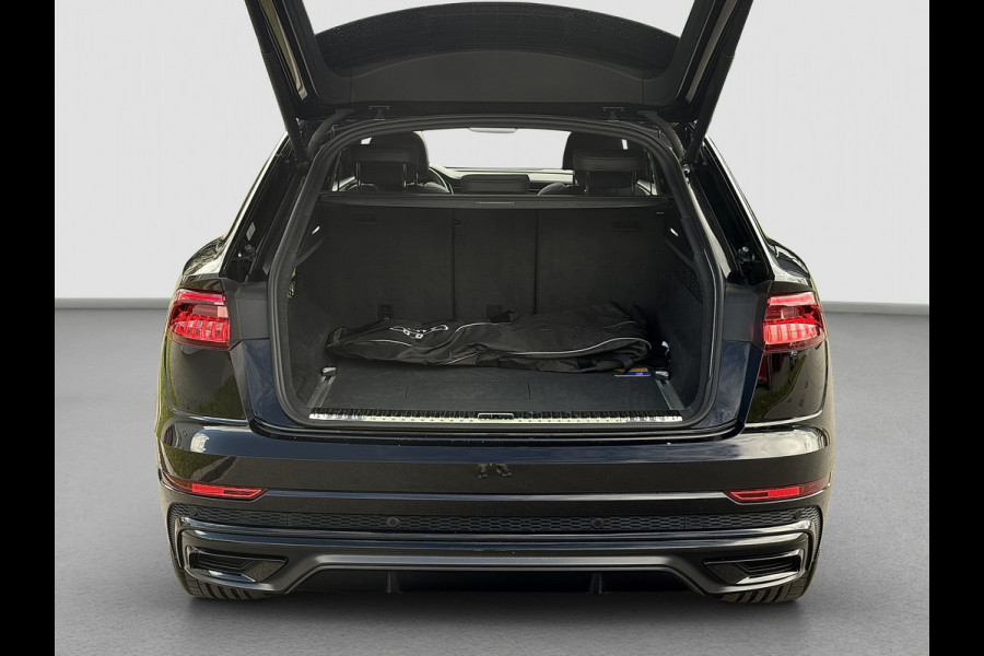 Audi Q8 60 TFSI e Competition | Pano | Luchtvering | B&O | Matrix | 360 | Carplay | Memory | NL Auto | Sfeerverichting | 1e eig.