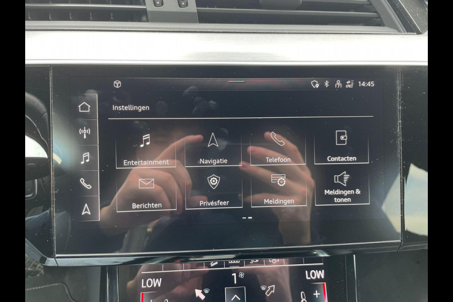 Audi e-tron Sportback 55 quattro S edition 95 kWh VAN € 39.900,- VOOR € 36.877,- UW LENTEVOORDEEL  € 3.023,-! | SOH 95% | S LINE BLACKLINE  | B&O AUDIO | ADAPTIVE CRUISE | 360 CAMERA | KEYLESS ENTRY