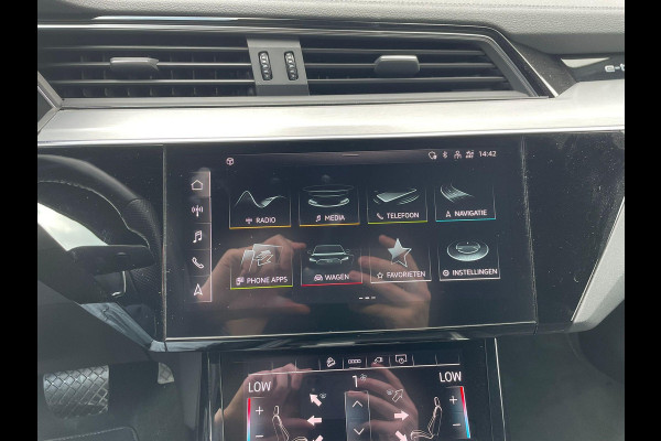 Audi e-tron Sportback 55 quattro S edition 95 kWh VAN € 39.900,- VOOR € 36.877,- UW LENTEVOORDEEL  € 3.023,-! | SOH 95% | S LINE BLACKLINE  | B&O AUDIO | ADAPTIVE CRUISE | 360 CAMERA | KEYLESS ENTRY
