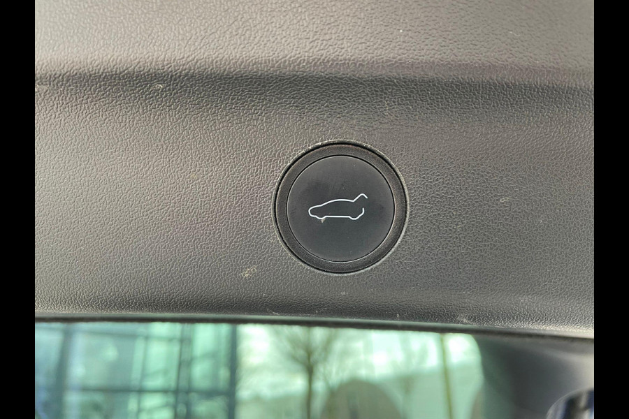 Tesla Model Y Long Range AWD 75 kWh VAN: 34.900,- VOOR: 32.877,- UW LENTEVOORDEEL: 3.023,- | RIJKLAARPRIJS INCL. 12MND BOVAG | TREKHAAK | SOH 95% |