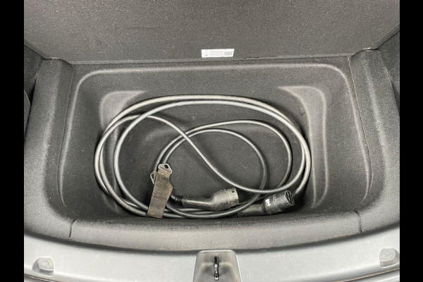 Tesla Model Y Long Range AWD 75 kWh VAN: 34.900,- VOOR: 32.877,- UW LENTEVOORDEEL: 3.023,- | RIJKLAARPRIJS INCL. 12MND BOVAG | TREKHAAK | SOH 95% |