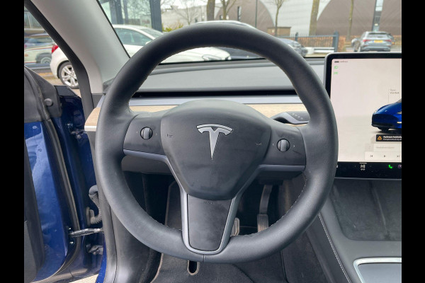 Tesla Model Y Long Range AWD 75 kWh VAN: 34.900,- VOOR: 32.877,- UW LENTEVOORDEEL: 3.023,- | RIJKLAARPRIJS INCL. 12MND BOVAG | TREKHAAK | SOH 95% |