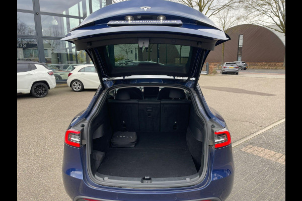 Tesla Model Y Long Range AWD 75 kWh VAN: 34.900,- VOOR: 32.877,- UW LENTEVOORDEEL: 3.023,- | RIJKLAARPRIJS INCL. 12MND BOVAG | TREKHAAK | SOH 95% |