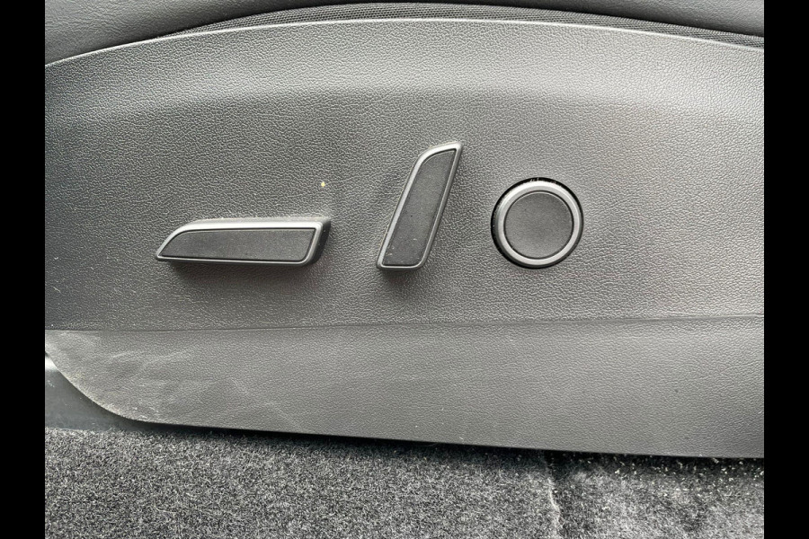 Tesla Model Y Long Range AWD 75 kWh VAN: 34.900,- VOOR: 32.877,- UW LENTEVOORDEEL: 3.023,- | RIJKLAARPRIJS INCL. 12MND BOVAG | TREKHAAK | SOH 95% |