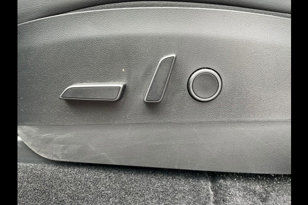 Tesla Model Y Long Range AWD 75 kWh VAN: 34.900,- VOOR: 32.877,- UW LENTEVOORDEEL: 3.023,- | RIJKLAARPRIJS INCL. 12MND BOVAG | TREKHAAK | SOH 95% |