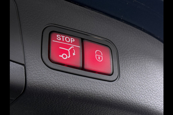 Mercedes-Benz GLA 250e AMG // Trekhaak // Distronic // Headup Display // Memory // 360 Camera // Panoramadak // Leder // 20" LM // Sfeerverlichtin