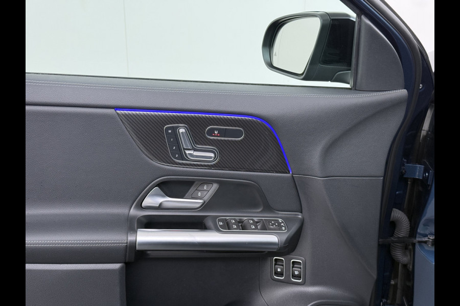 Mercedes-Benz GLA 250e AMG // Trekhaak // Distronic // Headup Display // Memory // 360 Camera // Panoramadak // Leder // 20" LM // Sfeerverlichtin