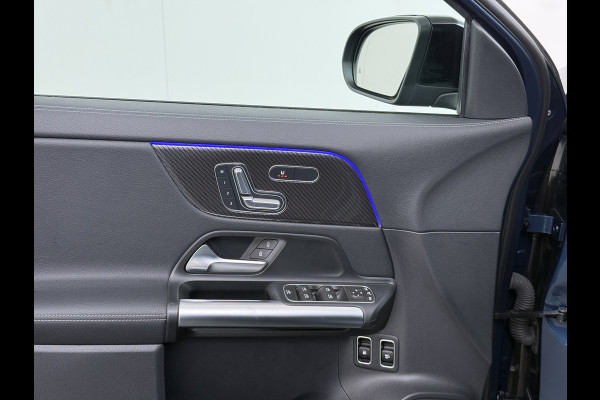 Mercedes-Benz GLA 250e AMG // Trekhaak // Distronic // Headup Display // Memory // 360 Camera // Panoramadak // Leder // 20" LM // Sfeerverlichtin