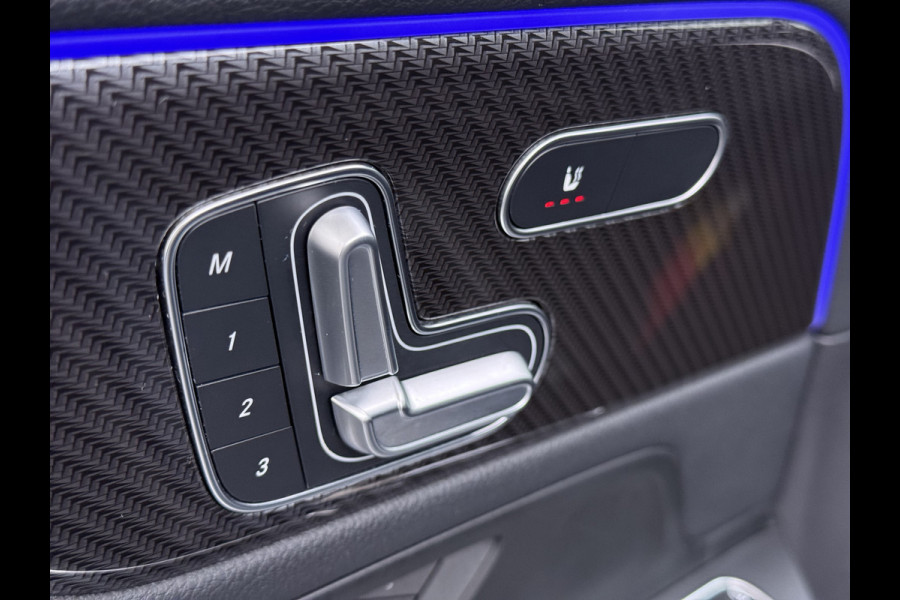 Mercedes-Benz GLA 250e AMG // Trekhaak // Distronic // Headup Display // Memory // 360 Camera // Panoramadak // Leder // 20" LM // Sfeerverlichtin