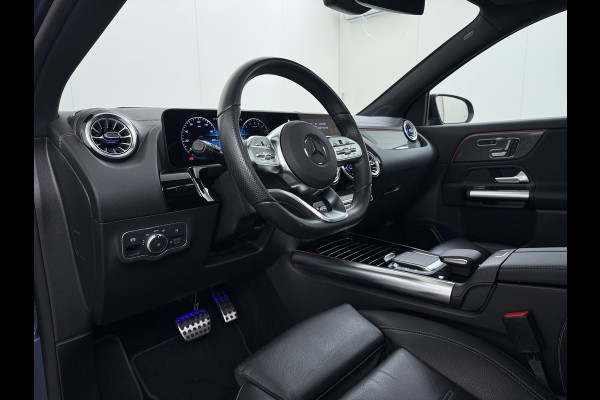 Mercedes-Benz GLA 250e AMG // Trekhaak // Distronic // Headup Display // Memory // 360 Camera // Panoramadak // Leder // 20" LM // Sfeerverlichtin