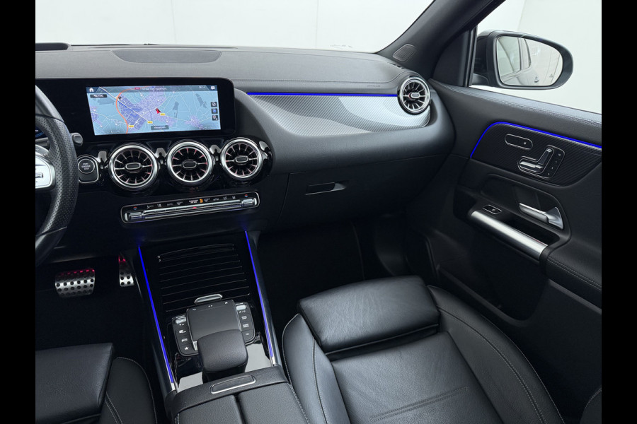 Mercedes-Benz GLA 250e AMG // Trekhaak // Distronic // Headup Display // Memory // 360 Camera // Panoramadak // Leder // 20" LM // Sfeerverlichtin