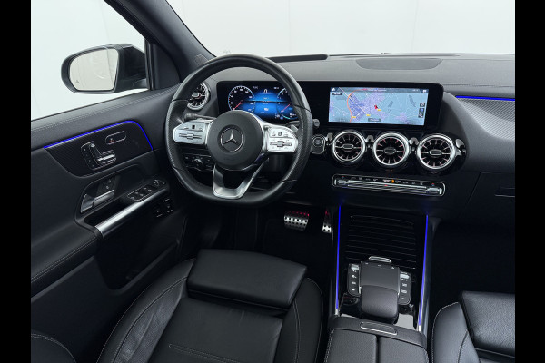 Mercedes-Benz GLA 250e AMG // Trekhaak // Distronic // Headup Display // Memory // 360 Camera // Panoramadak // Leder // 20" LM // Sfeerverlichtin