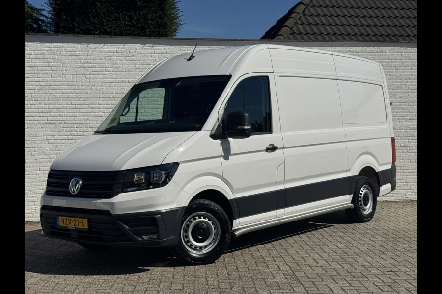 Volkswagen Crafter 35 2.0 TDI L3H3 Comfort Navigatie Carplay DAB All season banden Trekhaak Lat om lat