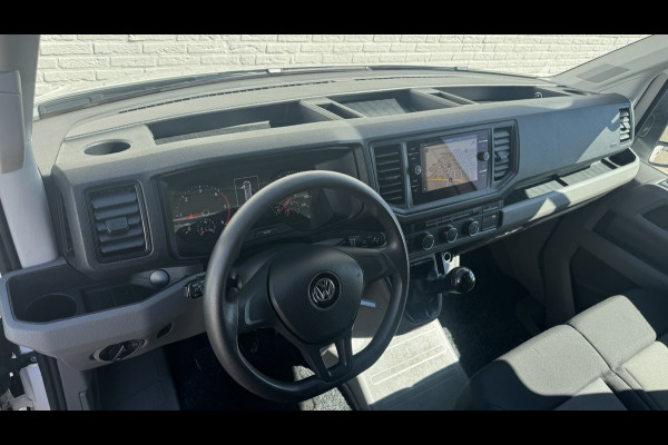 Volkswagen Crafter 35 2.0 TDI L3H3 Comfort Navigatie Carplay DAB All season banden Trekhaak Lat om lat