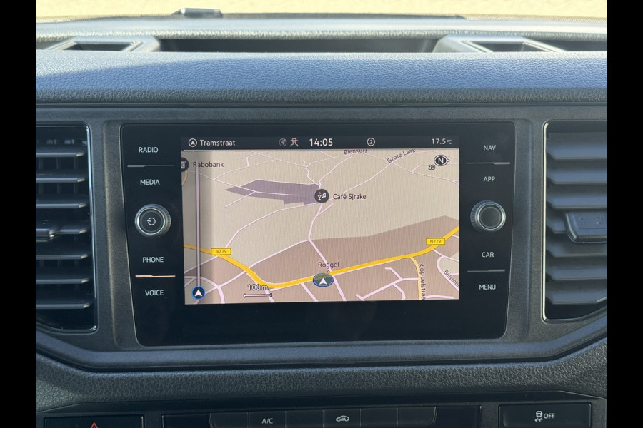 Volkswagen Crafter 35 2.0 TDI L3H3 Comfort Navigatie Carplay DAB All season banden Trekhaak Lat om lat