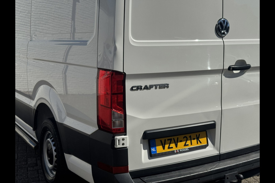 Volkswagen Crafter 35 2.0 TDI L3H3 Comfort Navigatie Carplay DAB All season banden Trekhaak Lat om lat