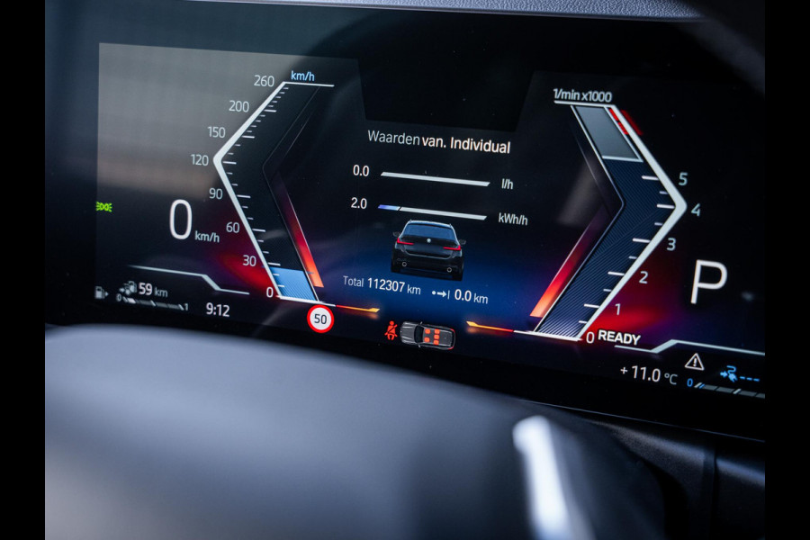 BMW 3 Serie Touring 320e - Sport l Panorama l ACC l 19'' l Led l Sfeerverlichting l Auto carplay