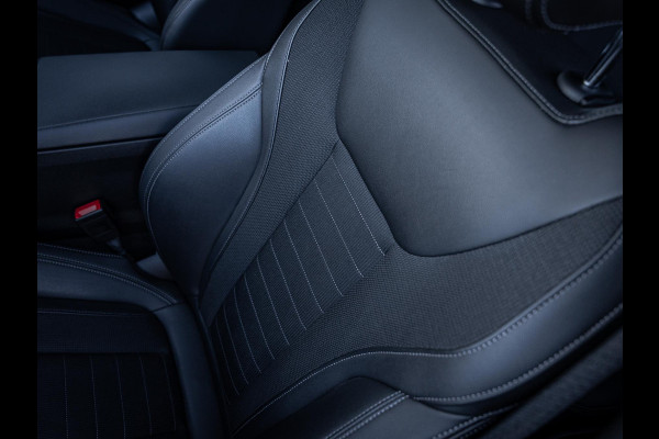 BMW 3 Serie Touring 320e - Sport l Panorama l ACC l 19'' l Led l Sfeerverlichting l Auto carplay