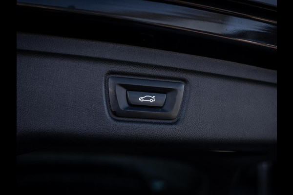 BMW 3 Serie Touring 320e - Sport l Panorama l ACC l 19'' l Led l Sfeerverlichting l Auto carplay