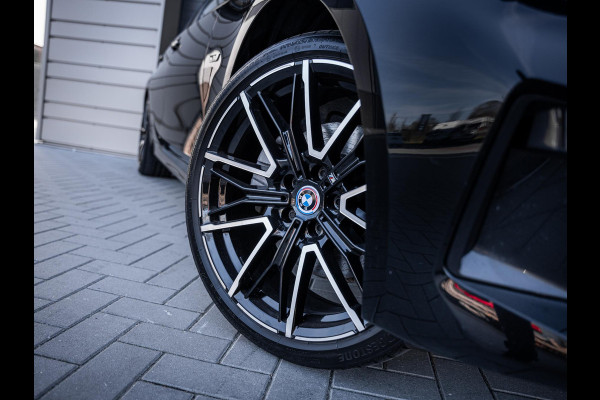 BMW 3 Serie Touring 320e - Sport l Panorama l ACC l 19'' l Led l Sfeerverlichting l Auto carplay