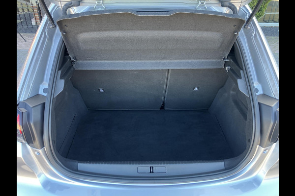 Peugeot 208 1.2 PureTech GT | Trekhaak | Camera | LED | Leder