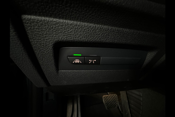 BMW 1-serie 120i High Executive M Sport Leer|Camera|Lane Assist