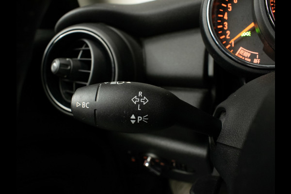 MINI Mini 1.5 One Salt Business Sport (NAVI,CLIMATE,CRUISE,PDC,ELEKTRISCH PAKKET,SPORTSTOELEN,LM VELGEN,NETTE STAAT)