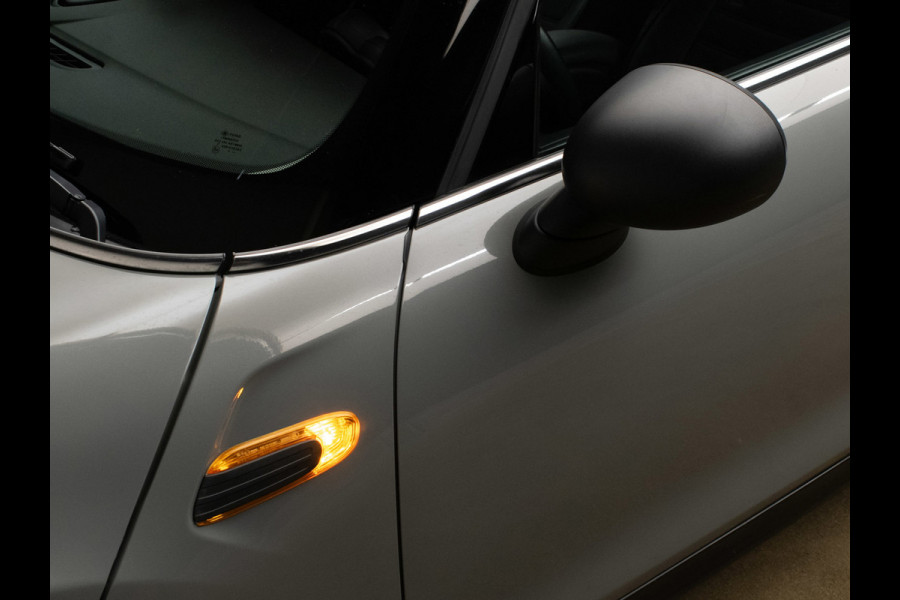 MINI Mini 1.5 One Salt Business Sport (NAVI,CLIMATE,CRUISE,PDC,ELEKTRISCH PAKKET,SPORTSTOELEN,LM VELGEN,NETTE STAAT)