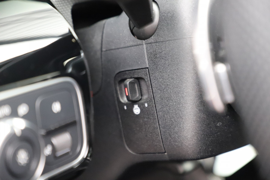 Mercedes-Benz A-Klasse 250e AMG | 218PK | Pano | Sfeerverlichting | Burmester | Multibeam | Leder | Distronic | Stuurwielverwarming | Trekhaak | 2024.