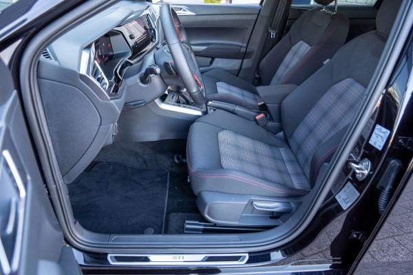 Volkswagen Polo 2.0 TSI GTI|Prijs rijklaar incl. 12 mnd garantie|DAB Carplay/Android auto LMV Stoelverwarming PDC Blindspot