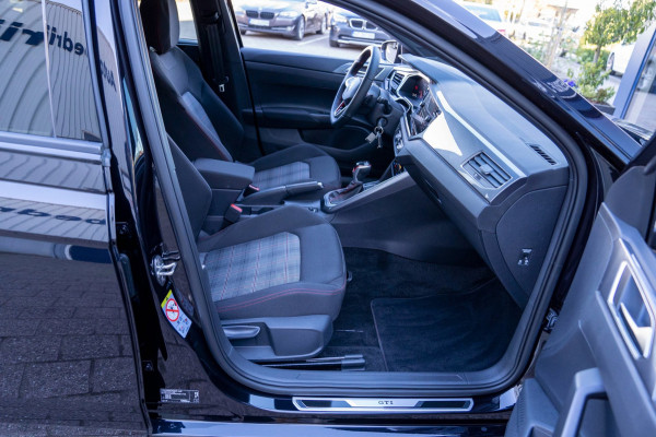 Volkswagen Polo 2.0 TSI GTI|Prijs rijklaar incl. 12 mnd garantie|DAB Carplay/Android auto LMV Stoelverwarming PDC Blindspot