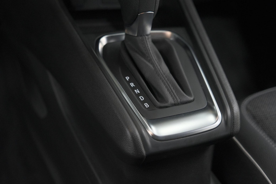 Renault Captur 1.6 E-Tech full hybrid 145 techno | Pack Full Screen | Camera | Navigatie | Allseason Banden