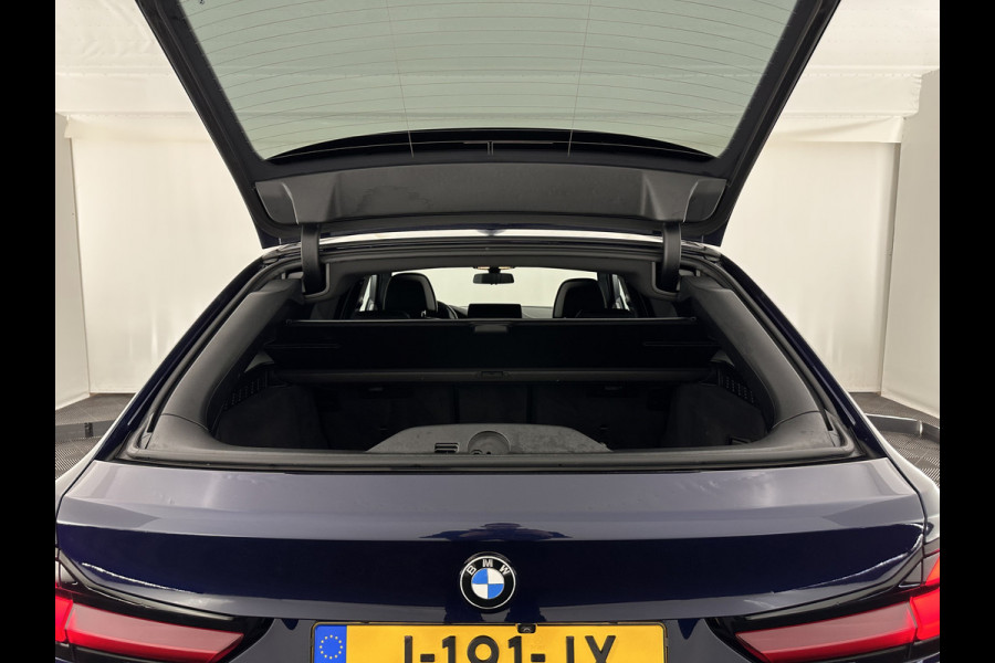 BMW 5 Serie Touring 530d M-Sportpack High Executive Edition (INCL-BTW) Aut. *PANO | LASERLIGHT | LEATHER | TOPVIEW | HARMAN/KARDON |  ADAPTIVE-CRUISE | BLINDSPOT | HEATED-COMFORTSEATS | KEYLESS | DAB | DIGI-COCKPIT | PRIVACY-GLASS | SHIFTPADDLES | ...