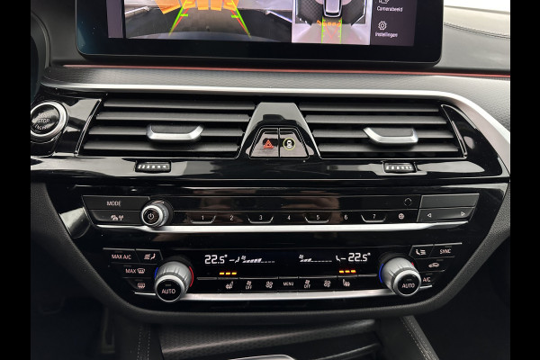 BMW 5 Serie Touring 530d M-Sportpack High Executive Edition (INCL-BTW) Aut. *PANO | LASERLIGHT | LEATHER | TOPVIEW | HARMAN/KARDON |  ADAPTIVE-CRUISE | BLINDSPOT | HEATED-COMFORTSEATS | KEYLESS | DAB | DIGI-COCKPIT | PRIVACY-GLASS | SHIFTPADDLES | ...