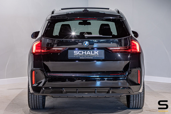 BMW iX1 XDrive30 Launch Edition 67 kWh|M-sport|Pano|H&K|NAP