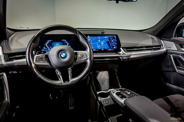 BMW iX1 XDrive30 Launch Edition 67 kWh|M-sport|Pano|H&K|NAP