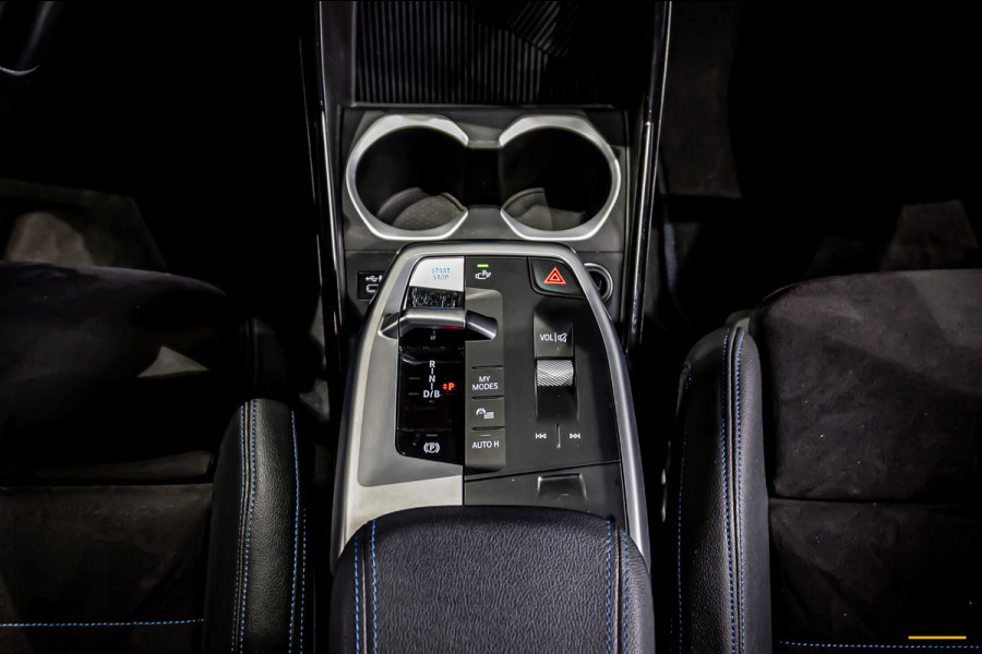 BMW iX1 XDrive30 Launch Edition 67 kWh|M-sport|Pano|H&K|NAP