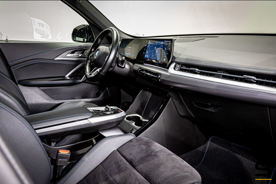 BMW iX1 XDrive30 Launch Edition 67 kWh|M-sport|Pano|H&K|NAP