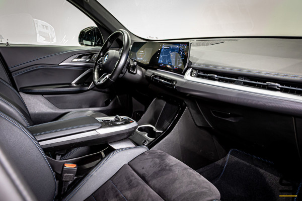 BMW iX1 XDrive30 Launch Edition 67 kWh|M-sport|Pano|H&K|NAP