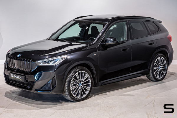 BMW iX1 XDrive30 Launch Edition 67 kWh|M-sport|Pano|H&K|NAP