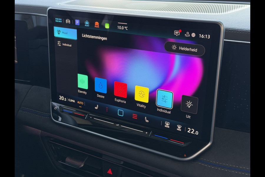 Volkswagen Tiguan 1.5 eHYBRID 272 PK R-LINE VW.TREKHAAK BLACK PANO XL.NAVI STOEL/STUUR VERW. BLACK.STYLE 360.CAM ELEK.KLEP MATRIX.LED 20''LMV MASS PHEV PLUG IN HYBRID ✅Top Auto's Wijchen , 30 Jaar Specialist in Volkswagen  : Alle Type's : R-Line Edition / Style / First Edition / Highline / Life , Zowel PHEV / HEV / MHEV / Benzine ✅