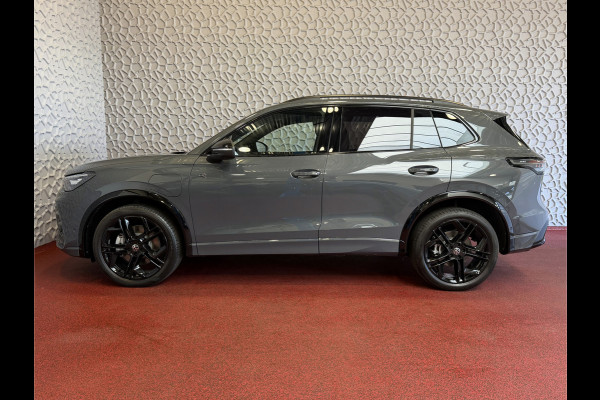 Volkswagen Tiguan 1.5 eHYBRID 272 PK R-LINE VW.TREKHAAK BLACK PANO XL.NAVI STOEL/STUUR VERW. BLACK.STYLE 360.CAM ELEK.KLEP MATRIX.LED 20''LMV MASS PHEV PLUG IN HYBRID ✅Top Auto's Wijchen , 30 Jaar Specialist in Volkswagen  : Alle Type's : R-Line Edition / Style / First Edition / Highline / Life , Zowel PHEV / HEV / MHEV / Benzine ✅