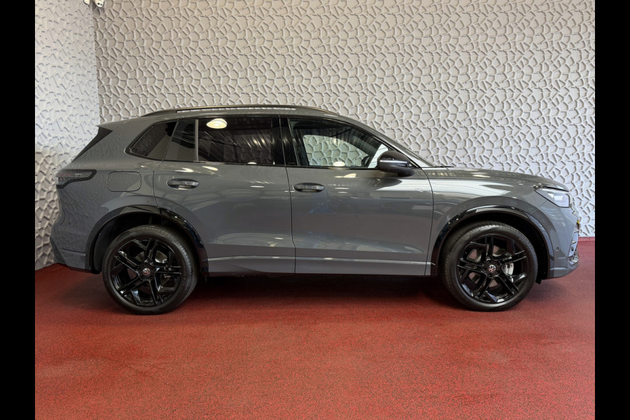 Volkswagen Tiguan 1.5 eHYBRID 272 PK R-LINE VW.TREKHAAK BLACK PANO XL.NAVI STOEL/STUUR VERW. BLACK.STYLE 360.CAM ELEK.KLEP MATRIX.LED 20''LMV MASS PHEV PLUG IN HYBRID ✅Top Auto's Wijchen , 30 Jaar Specialist in Volkswagen  : Alle Type's : R-Line Edition / Style / First Edition / Highline / Life , Zowel PHEV / HEV / MHEV / Benzine ✅