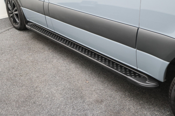 Mercedes-Benz Sprinter 317 CDI Automaat L2H1 3-Zits, Cruise, Camera, Apple Carplay, LED, Zonneklep, DAB, Trekhaak, 18''