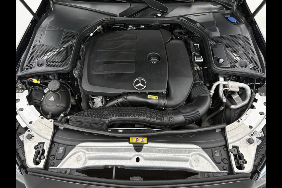 Mercedes-Benz C-Klasse Estate 180 Business Solution Avantgarde Trekhaak | Panoramadak | Multi spaaks lichtmetalen velgen | Navigatie | Parking support | Inclusief 24 maanden MB Certified garantie voor Europa.