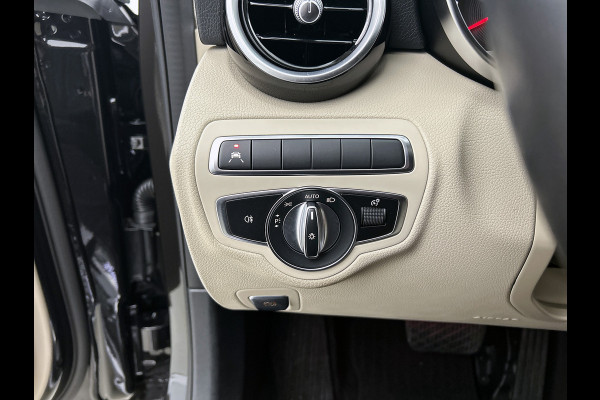 Mercedes-Benz C-Klasse Estate 180 Business Solution Avantgarde Trekhaak | Panoramadak | Multi spaaks lichtmetalen velgen | Navigatie | Parking support | Inclusief 24 maanden MB Certified garantie voor Europa.